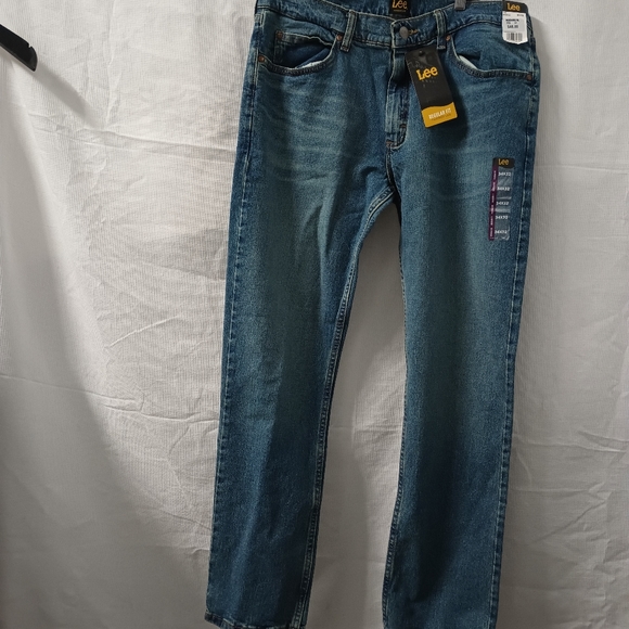 New With Tags Men's Lee Regular Fit Denim Tapered Leg Size 34X32 - Picture 7 of 16